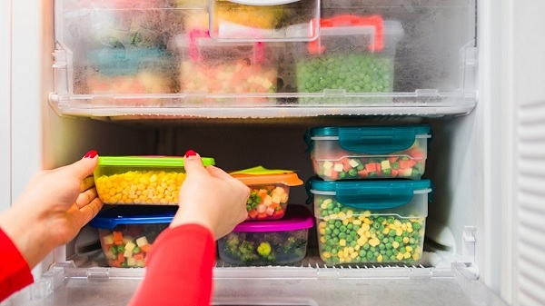 Sử dụng hộp để bảo quản thực phẩm trong tủ lạnh mang lại nhiều lợi ích